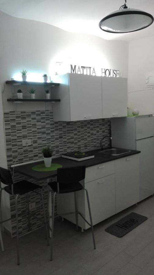House Mattia Apartment Bari Exterior photo